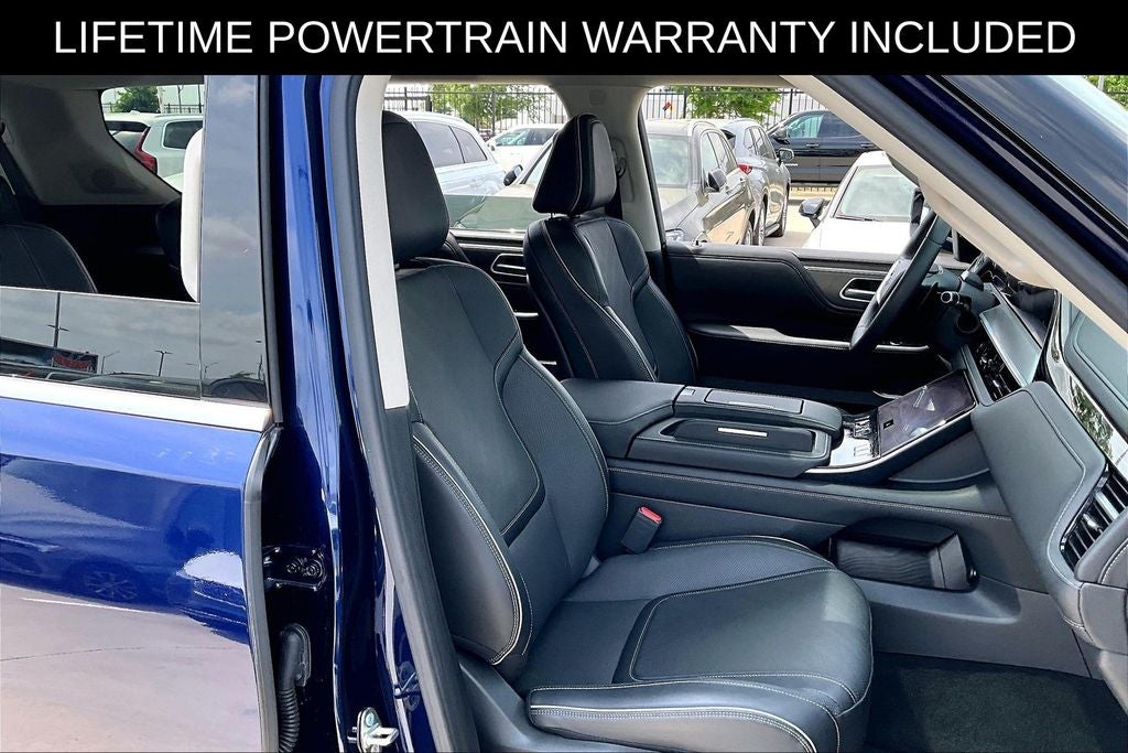 2025 INFINITI QX80 LUXE