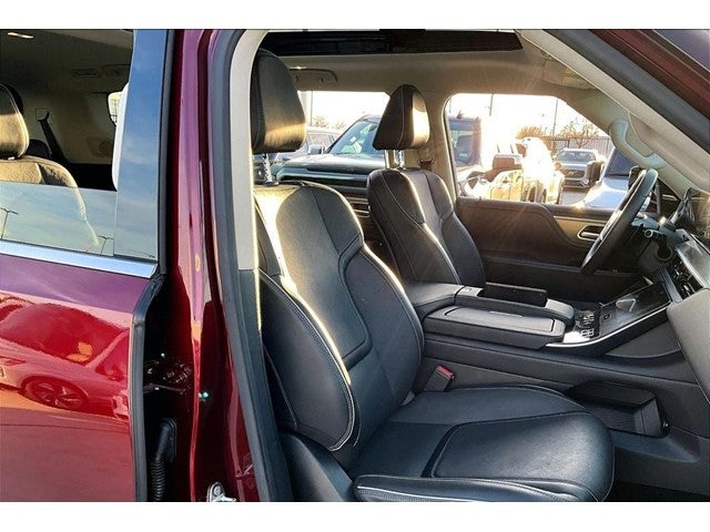 2025 INFINITI QX80 LUXE