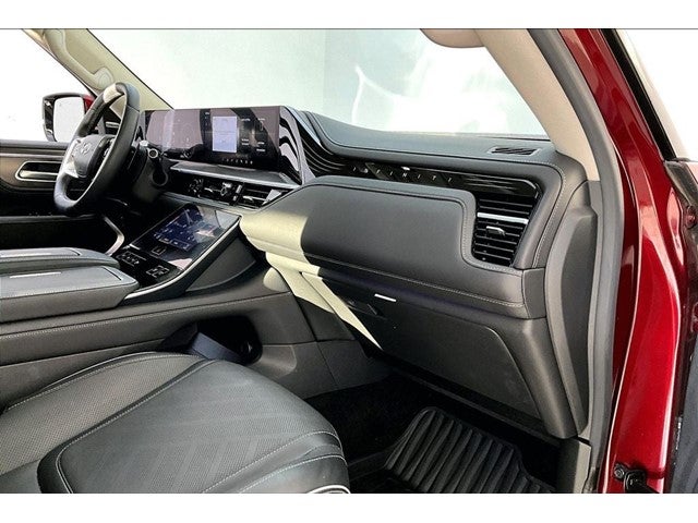 2025 INFINITI QX80 LUXE