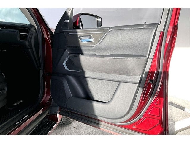 2025 INFINITI QX80 LUXE