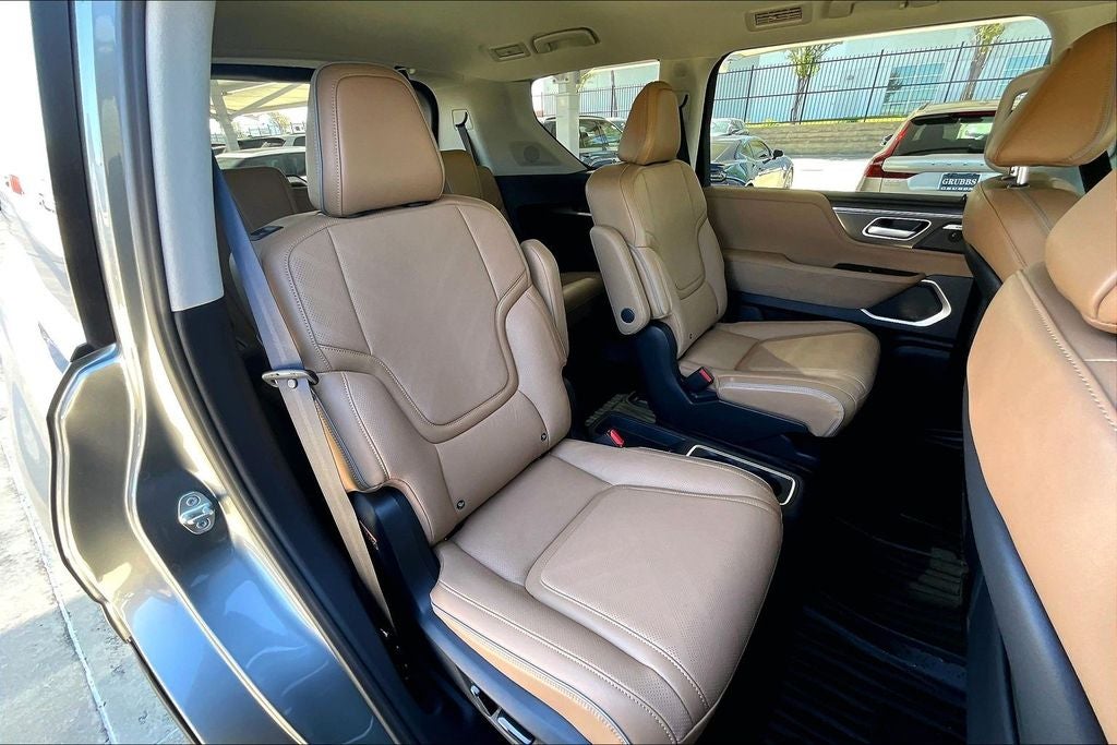 2026 INFINITI QX80 LUXE