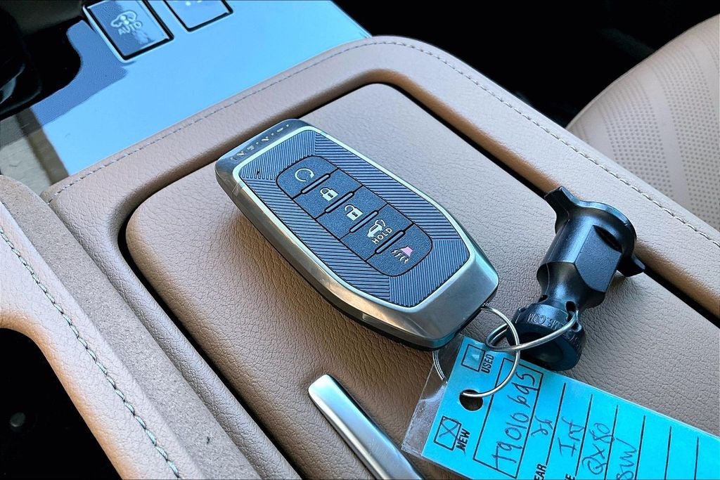 2026 INFINITI QX80 LUXE