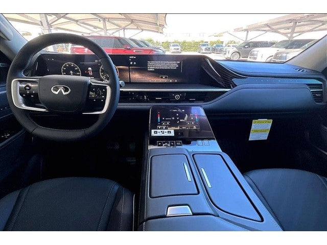 2026 INFINITI QX80 LUXE