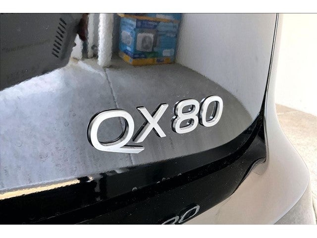 2027 INFINITI QX80 LUXE