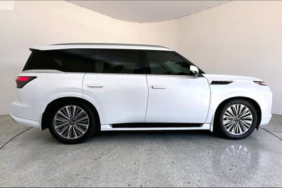 2027 INFINITI QX80 LUXE