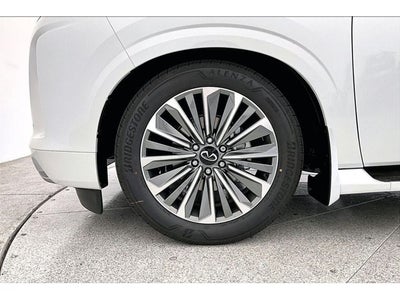 2027 INFINITI QX80 LUXE