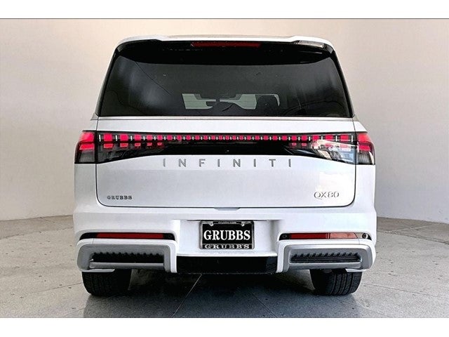 2027 INFINITI QX80 LUXE