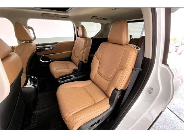 2027 INFINITI QX80 LUXE