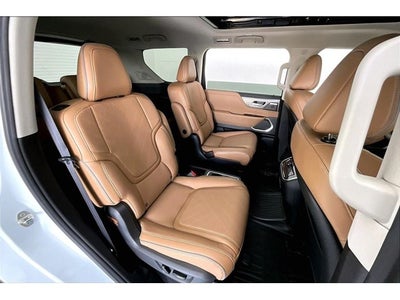 2027 INFINITI QX80 LUXE