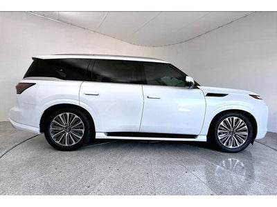 2027 INFINITI QX80 LUXE