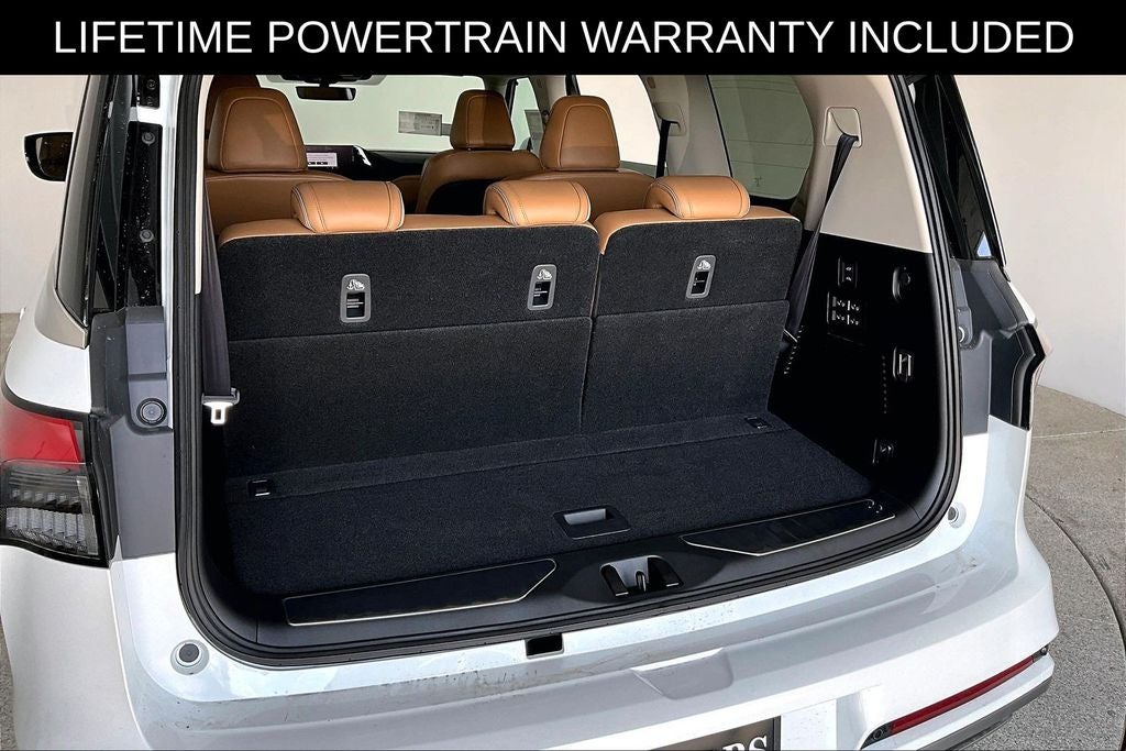 2027 INFINITI QX80 LUXE