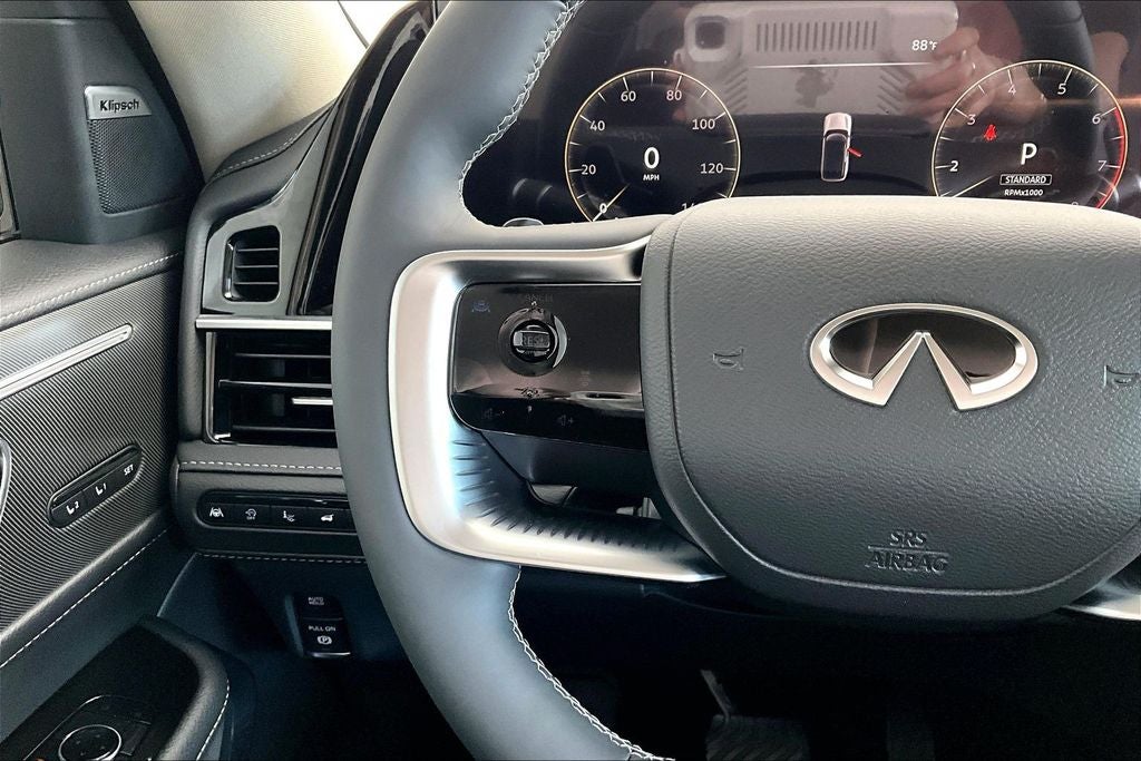 2026 INFINITI QX80 LUXE