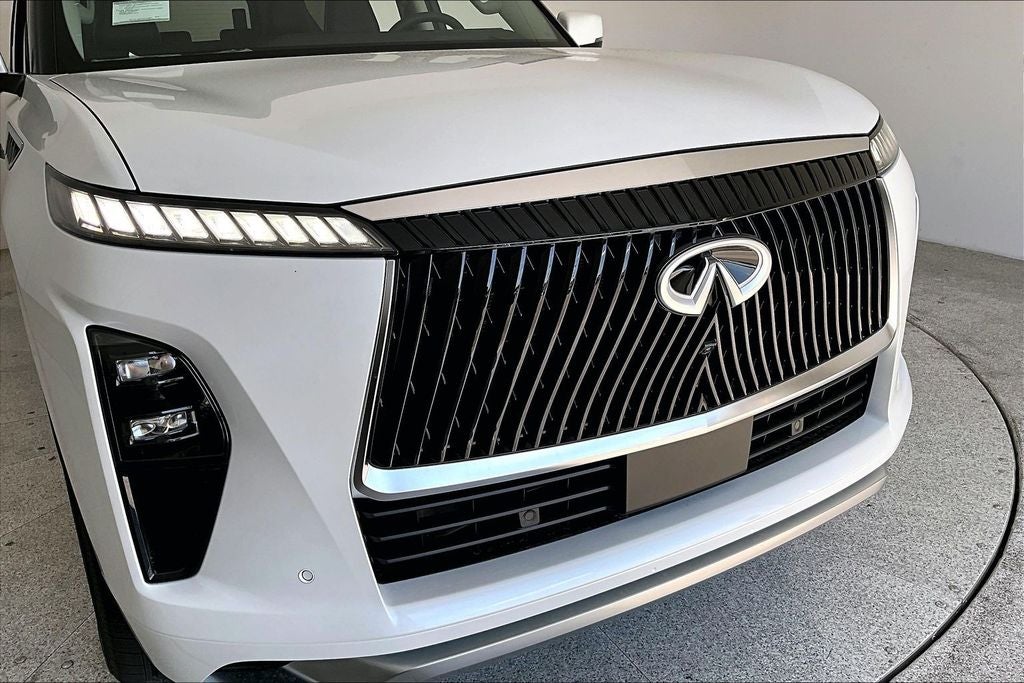2026 INFINITI QX80 LUXE