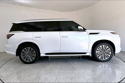 2026 INFINITI QX80 LUXE