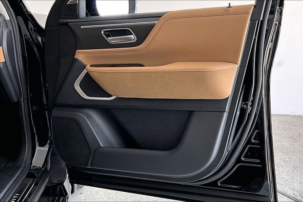 2027 INFINITI QX80 LUXE