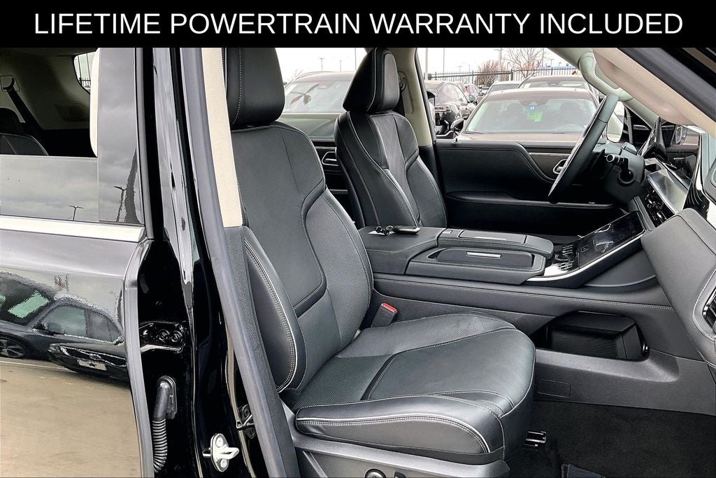 2025 INFINITI QX80 LUXE