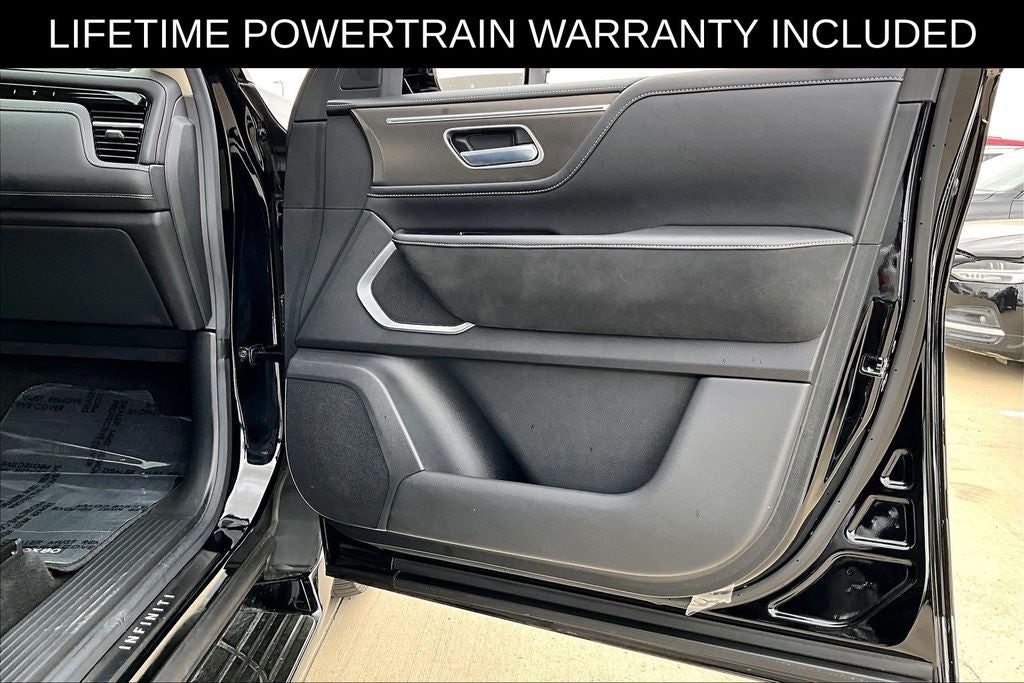 2025 INFINITI QX80 LUXE