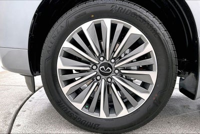 2026 INFINITI QX80 LUXE
