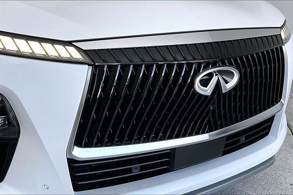 2027 INFINITI QX80 LUXE