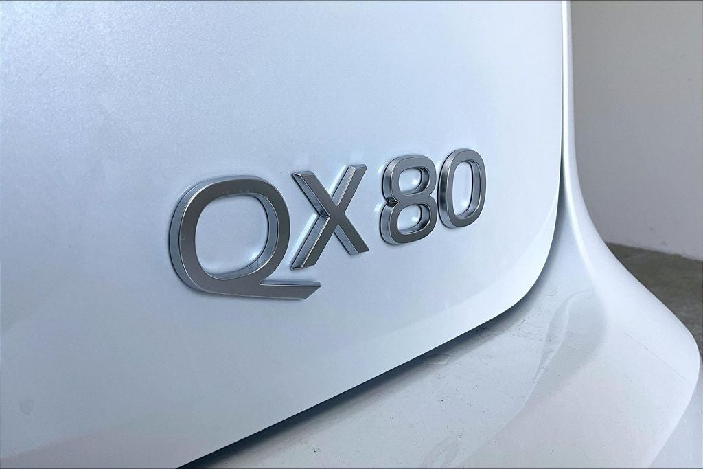 2027 INFINITI QX80 LUXE