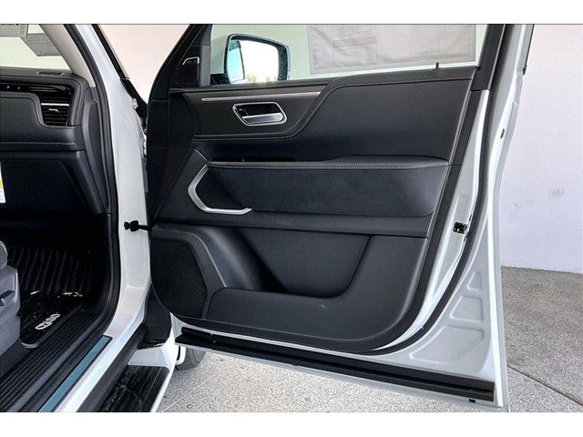 2027 INFINITI QX80 LUXE