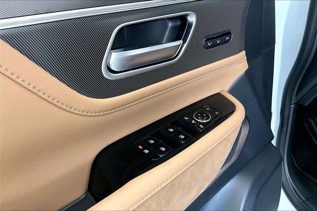 2027 INFINITI QX80 LUXE
