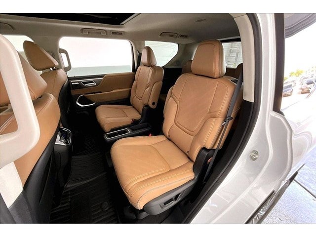 2027 INFINITI QX80 LUXE