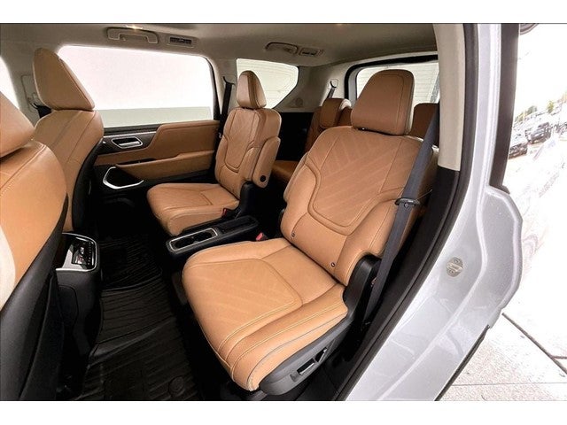 2027 INFINITI QX80 LUXE