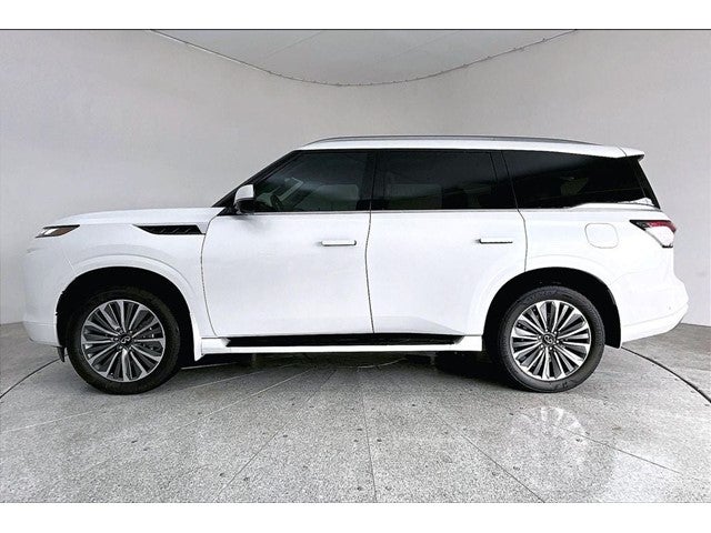 2027 INFINITI QX80 LUXE