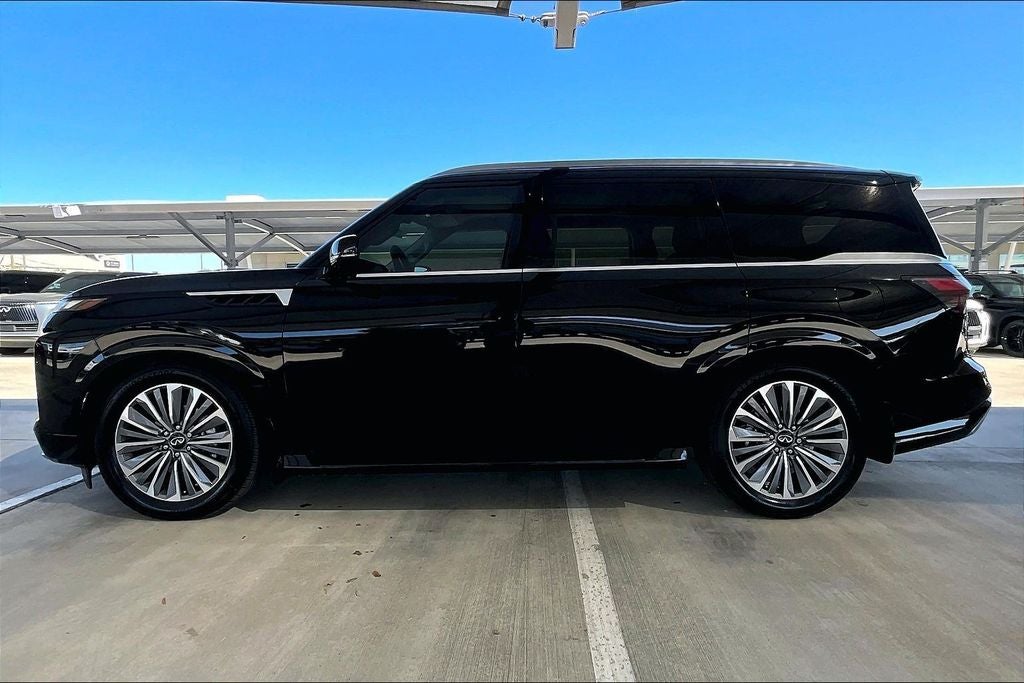 2026 INFINITI QX80 LUXE