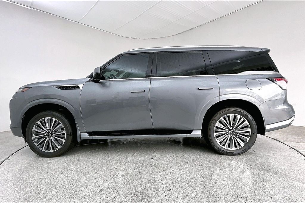 2027 INFINITI QX80 LUXE