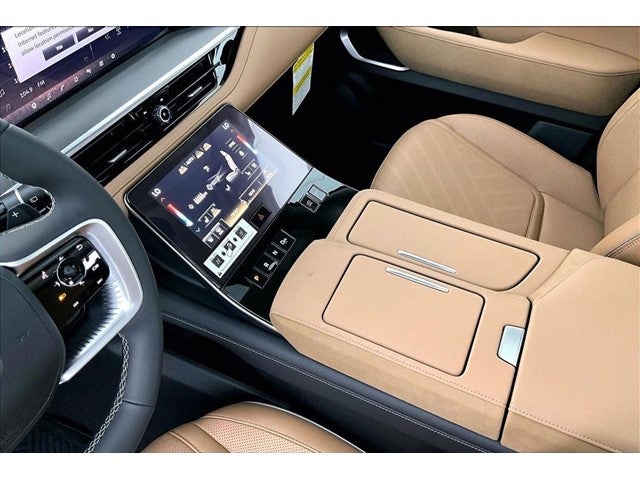 2027 INFINITI QX80 LUXE