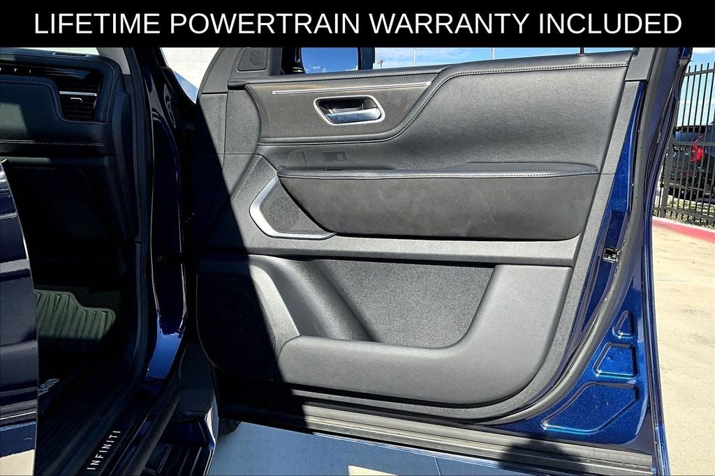 2025 INFINITI QX80 LUXE