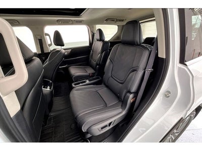 2027 INFINITI QX80 LUXE