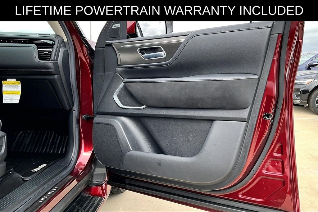 2025 INFINITI QX80 LUXE