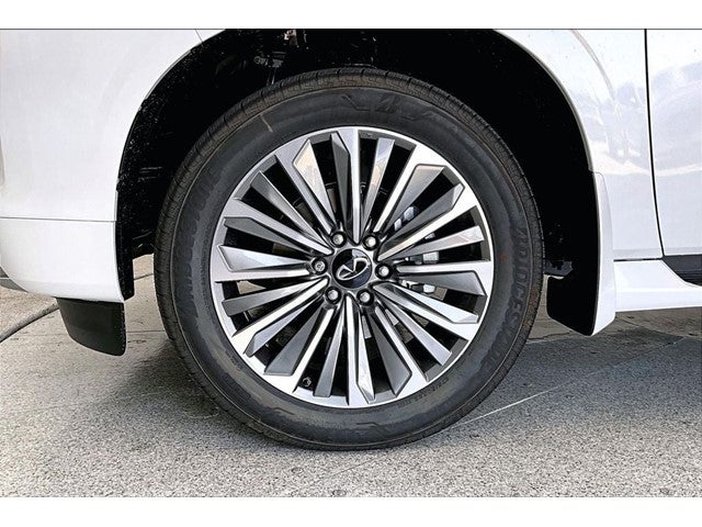 2027 INFINITI QX80 LUXE