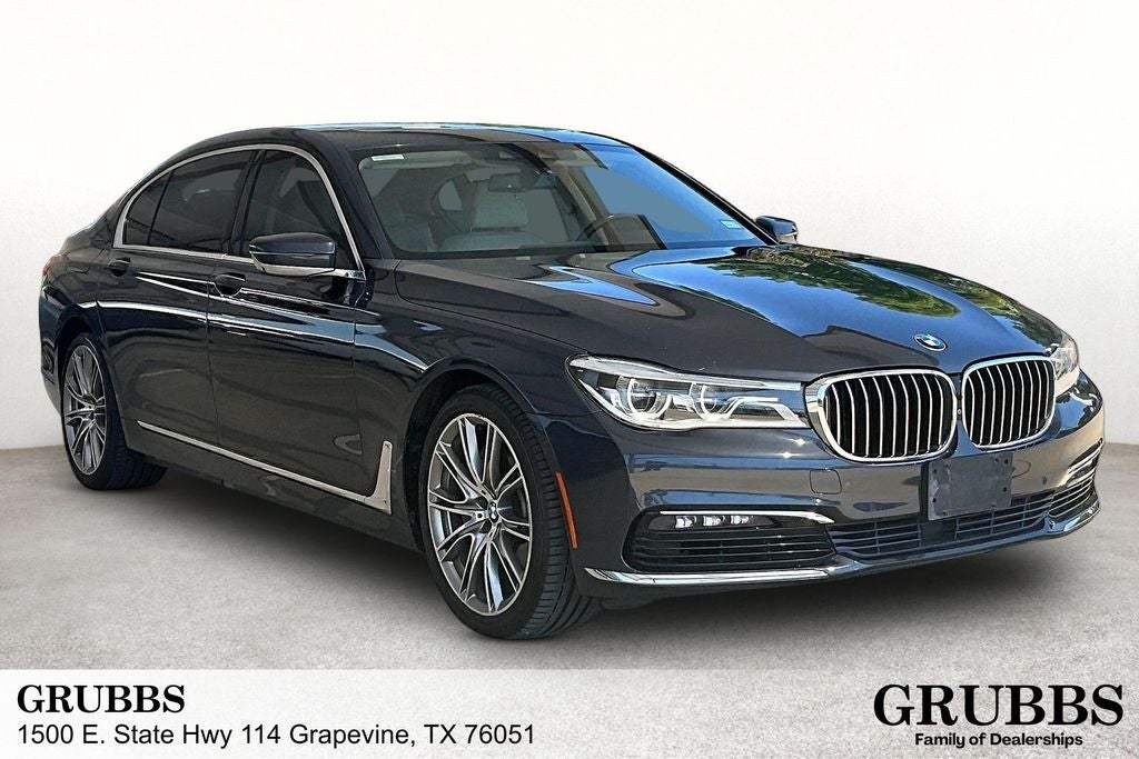 2017 BMW 7 Series 750i's photo