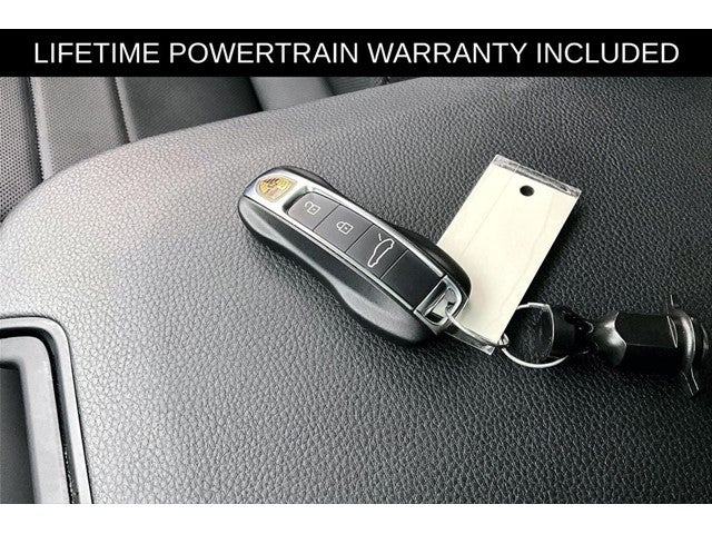 2025 Porsche Panamera 4
