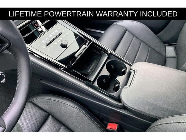 2025 Porsche Panamera 4