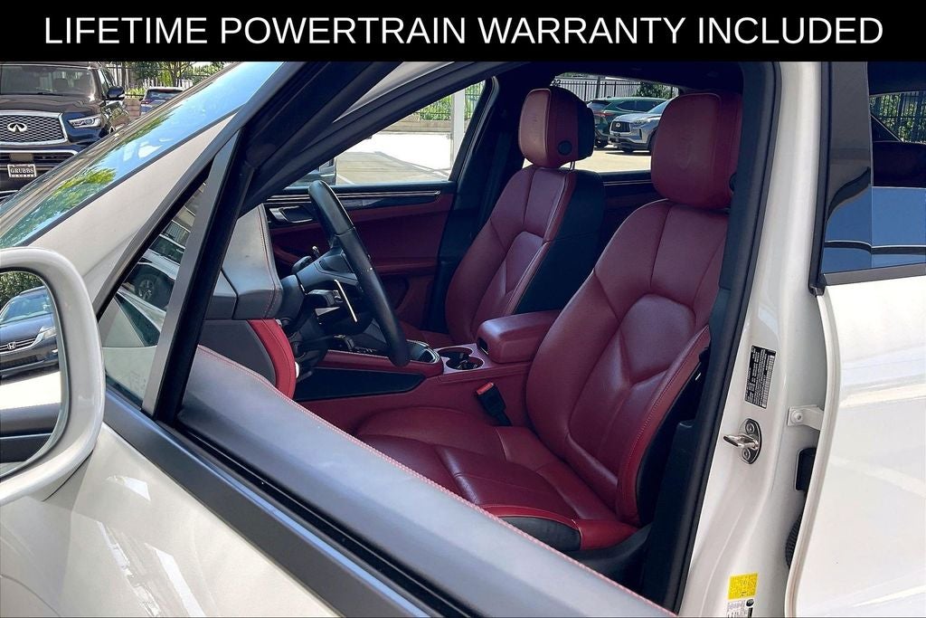 2023 Porsche Macan Base