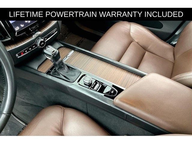 2021 Volvo XC60 T5 Momentum
