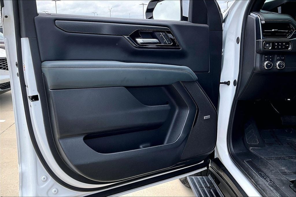 2025 GMC Yukon AT4