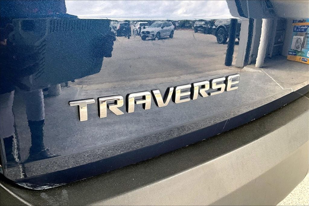 2023 Chevrolet Traverse LT Leather