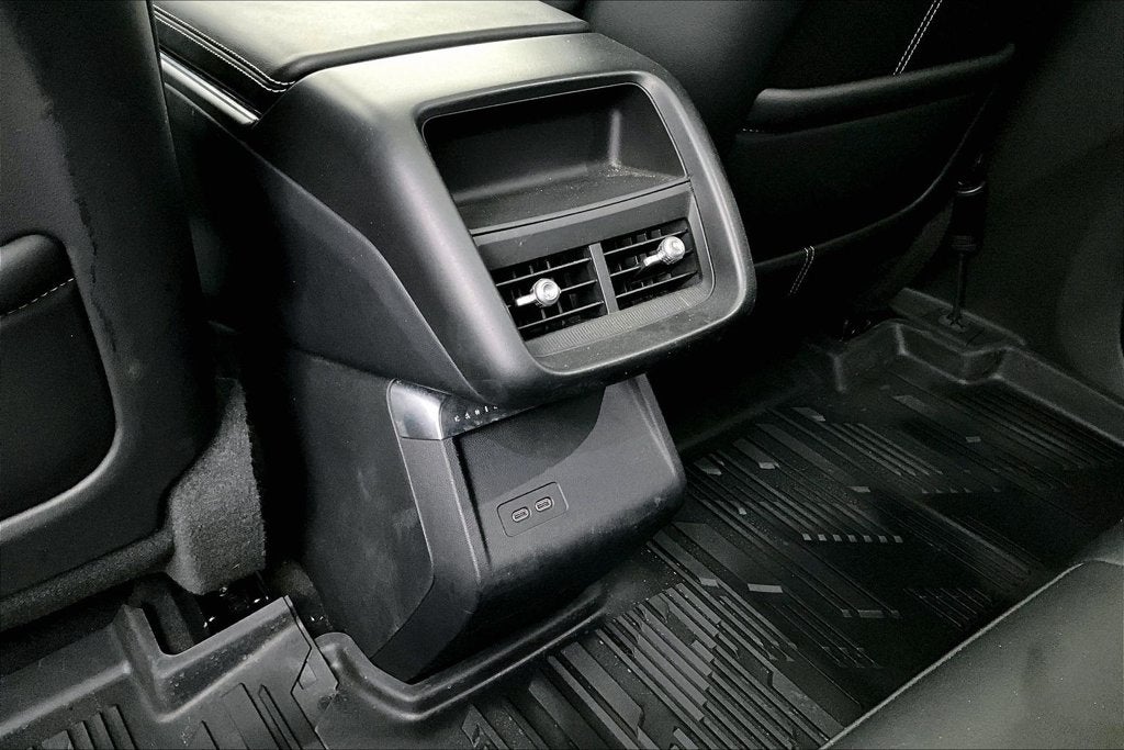 2025 Cadillac LYRIQ Sport