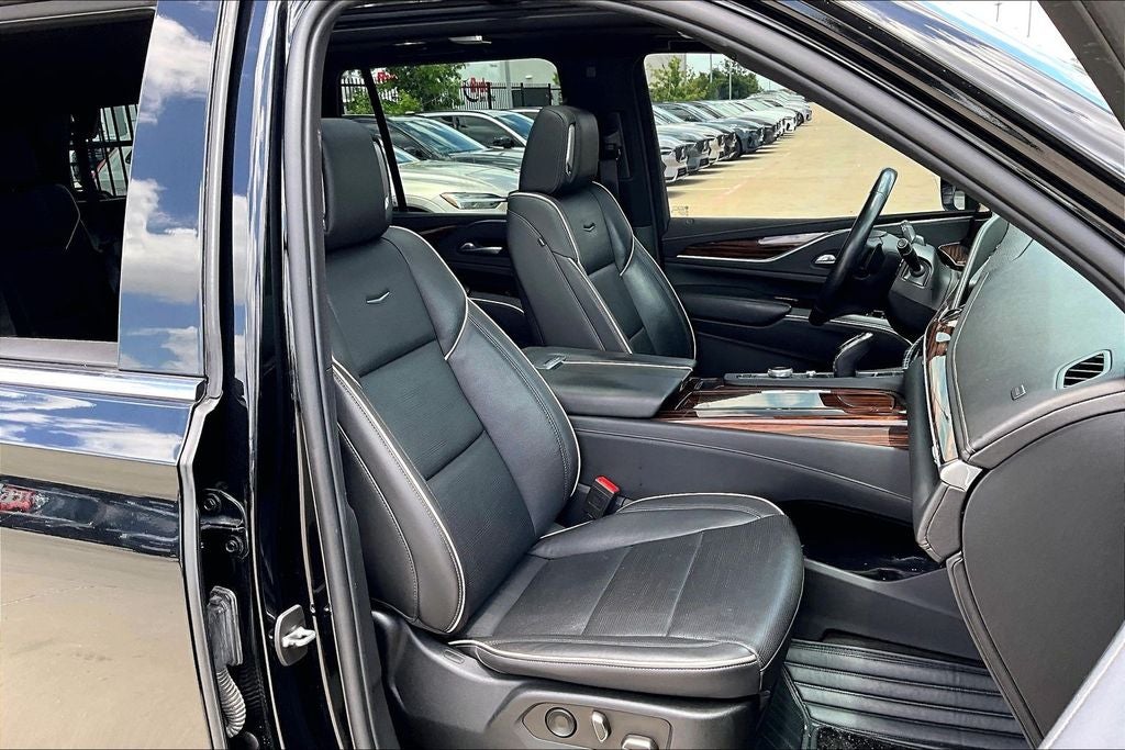 2022 Cadillac Escalade Premium Luxury