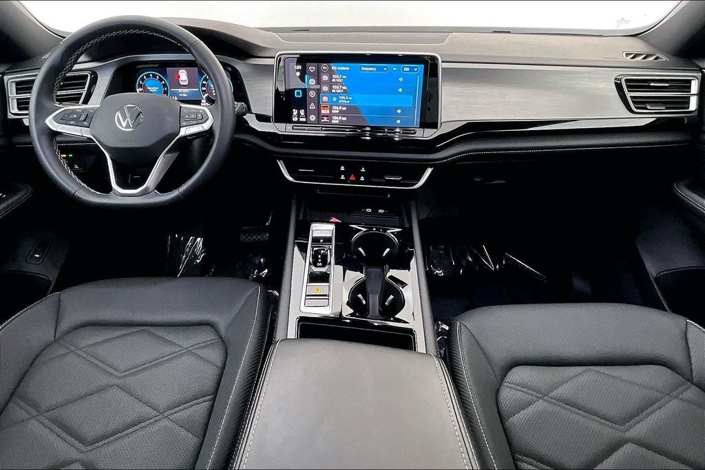 2025 Volkswagen Atlas Cross Sport 2.0T SE w/Technology