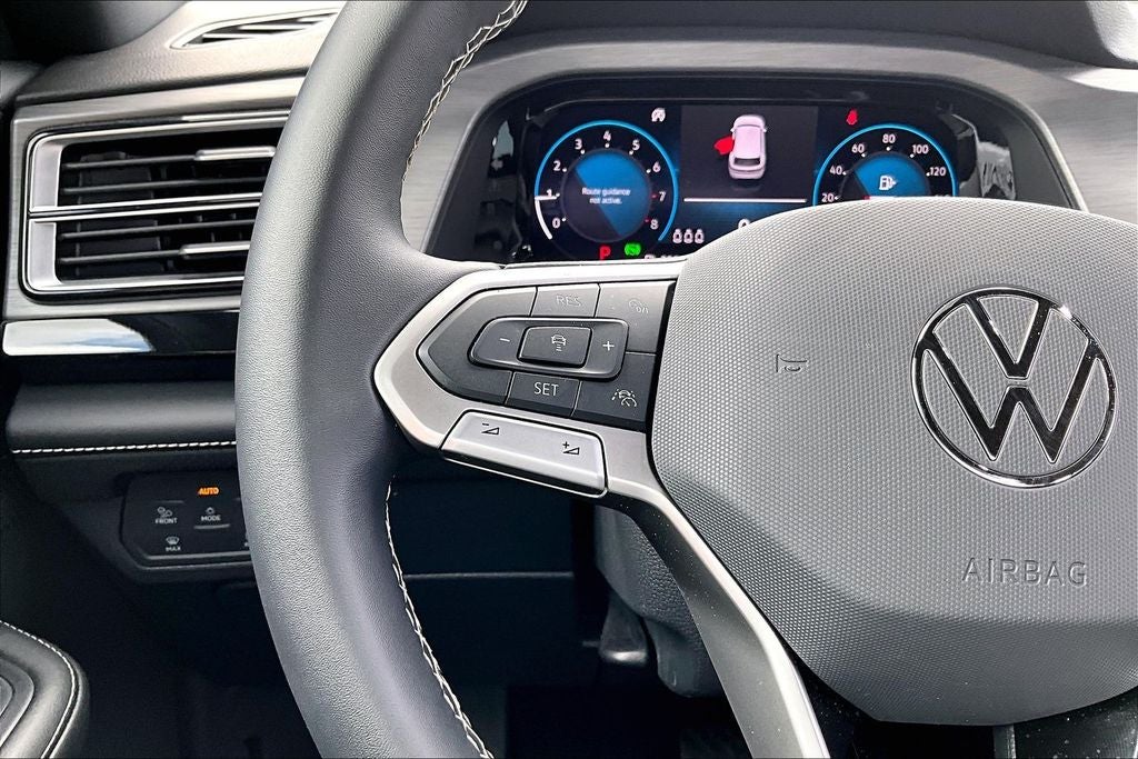 2025 Volkswagen Atlas Cross Sport 2.0T SE w/Technology