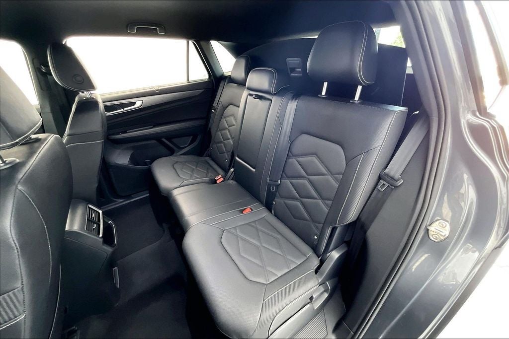 2025 Volkswagen Atlas Cross Sport 2.0T SE w/Technology