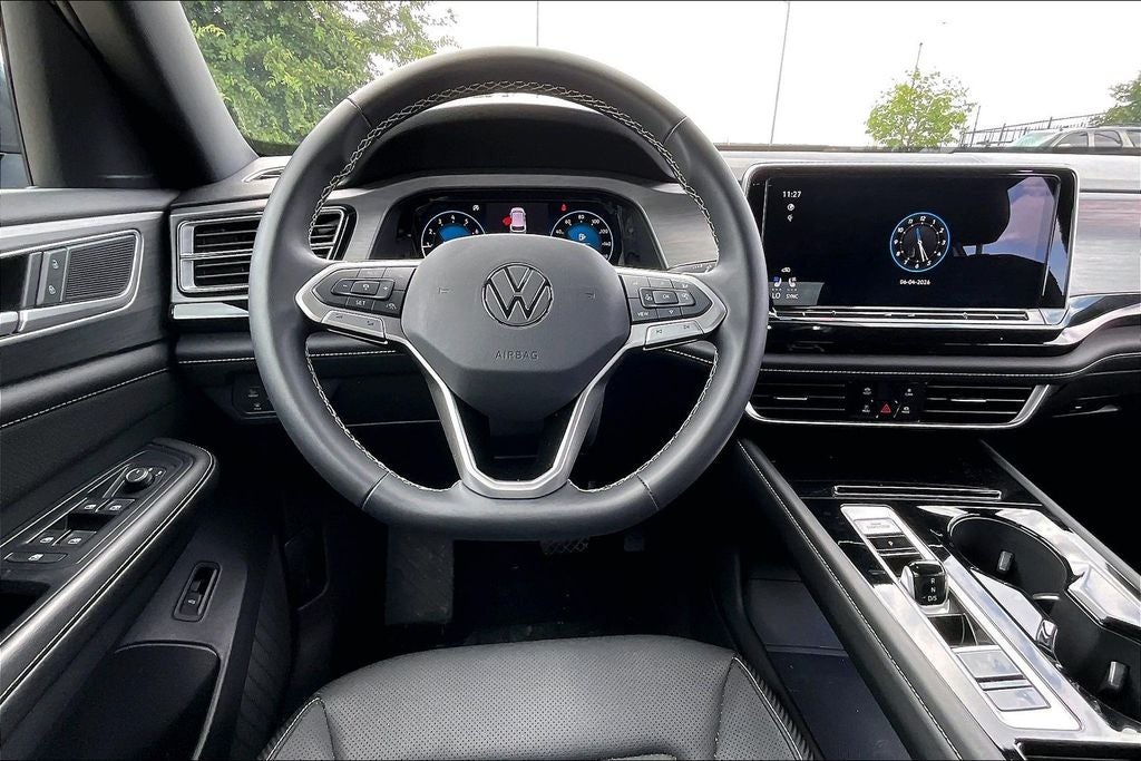 2025 Volkswagen Atlas Cross Sport 2.0T SE w/Technology