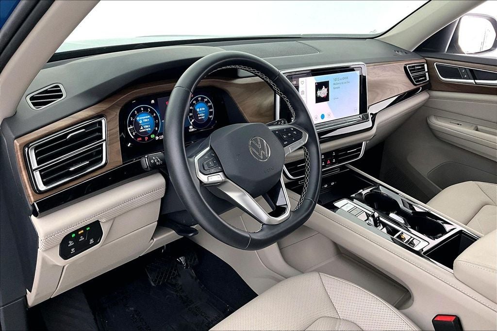 2025 Volkswagen Atlas 2.0T SE w/Technology